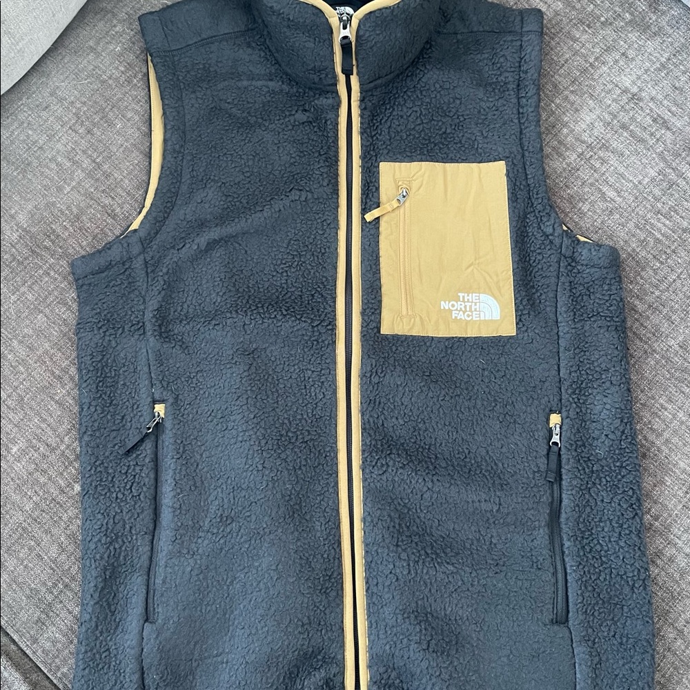 The North Face Men's North Peak Retro Black/Brown  Fleece Vest Size L,M,M